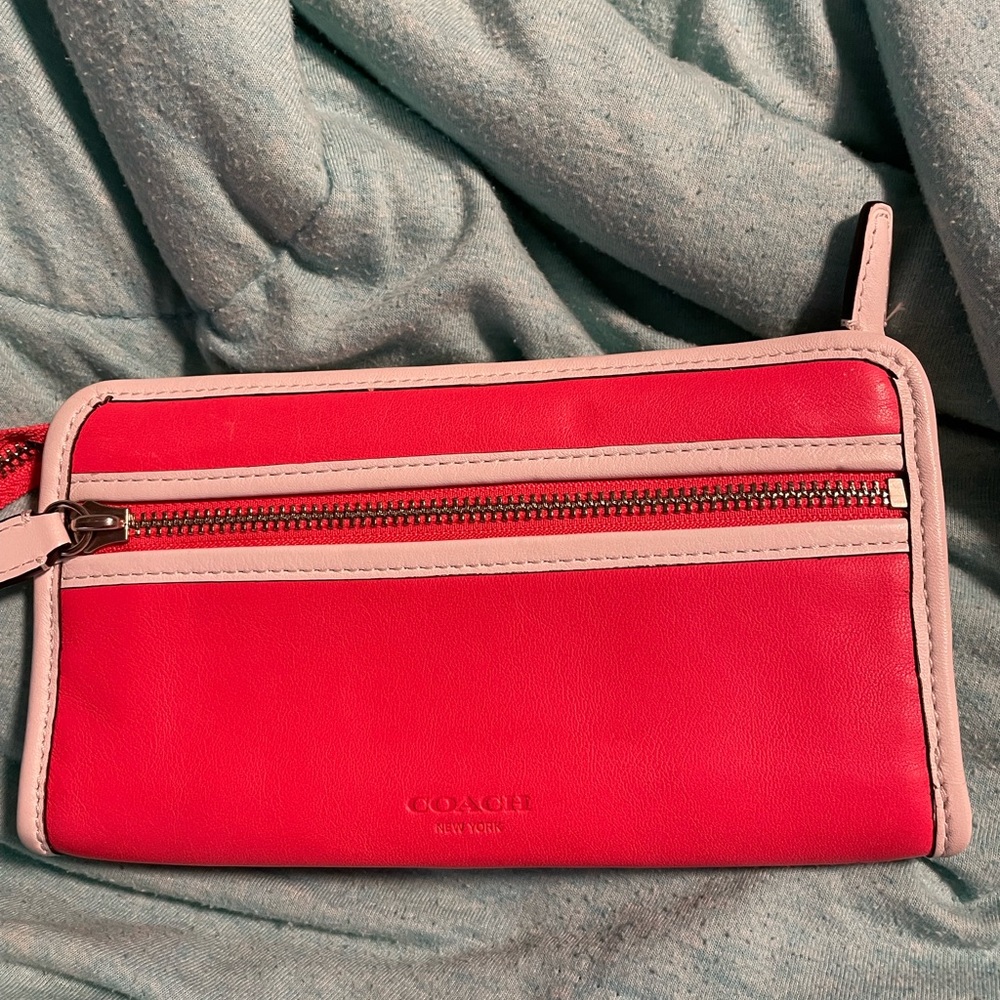 Coach - Picture 2 of 3